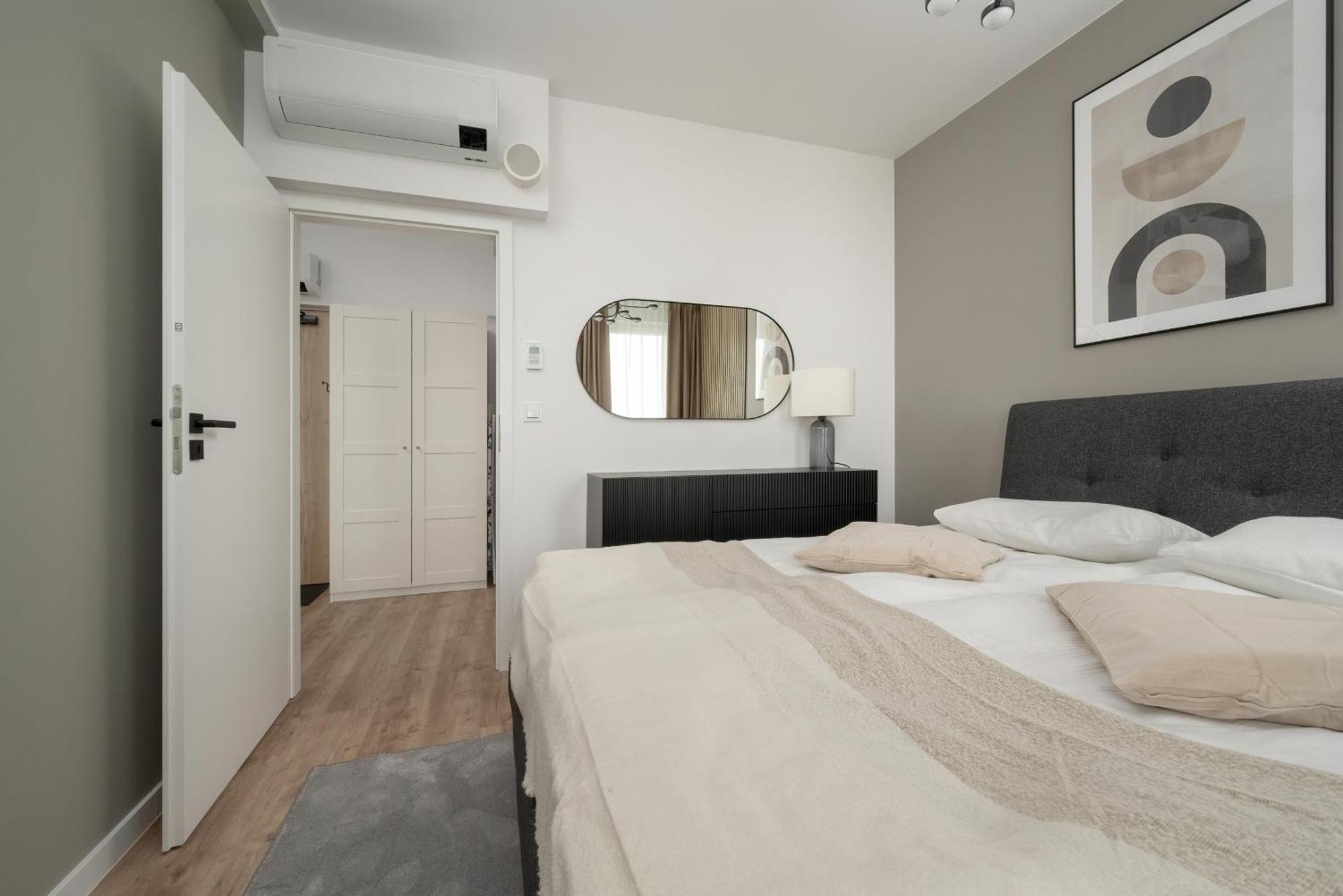 Apartamenty Zwycieska Z Klimatyzacja, Free Garage Wroclaw By Noclegi Renters Exterior photo